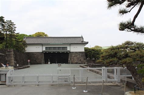 Nehmen sie am nachmittag ein taxi zum kaiserpalast tokio, auf dem ehemaligen gelände der. Tokio Sehenswürdigkeiten - Tempel, Schreine und besondere ...