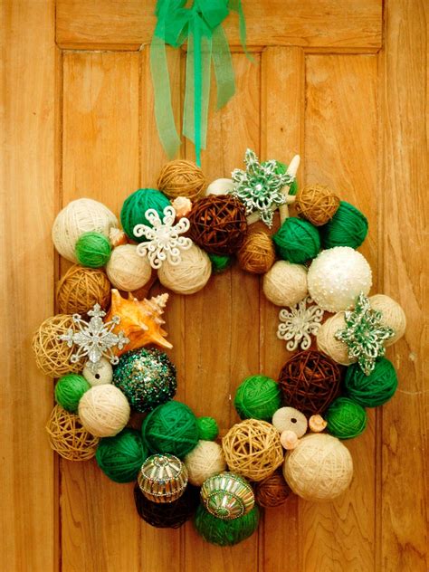 Yes, they were fun to make, but when we bounced them they bounced maybe 5″ at the most. How to Make a Yarn Ball Wreath | how-tos | DIY