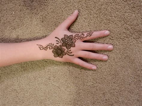 These 10 Mehndi Designs For Kids Are As Bright As They Are