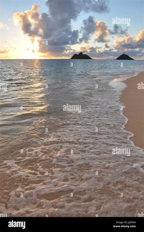 Lanikai Beach Sunrise Stock Photo Alamy