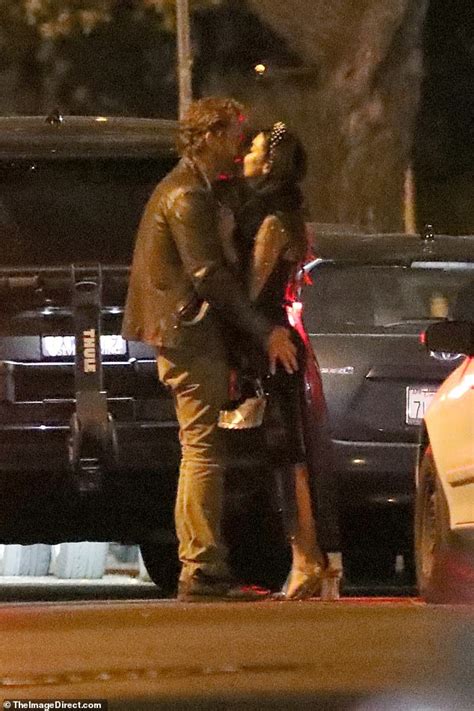Gerard Butler Packs On The Pda With Mysetery Brunette Beauty Daily Mail Online