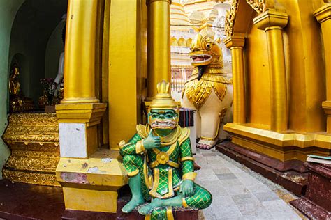 90 Lion Myanmar Shwedagon Pagoda Yangon Stock Photos Pictures