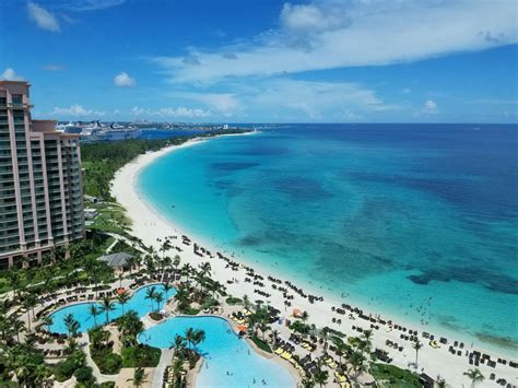 beaches in the bahamas