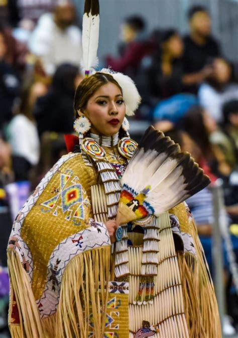 Native American Powwows Native American Women Native American Dance