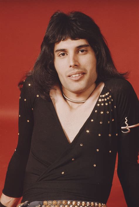 How Freddie Mercury Was Ridiculed Because Of His Teeth Who His Lovers