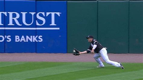 Mincws Shuck Robs Dozier With A Diving Grab Youtube