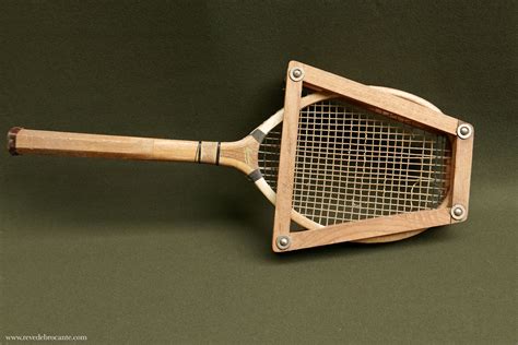 paire de raquettes de tennis anciennes en bois