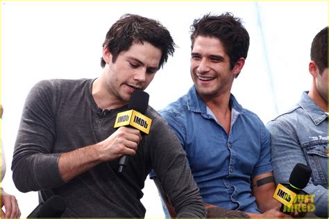 Teen Wolfs Tyler Posey And Dylan Obrien Hug It Out At