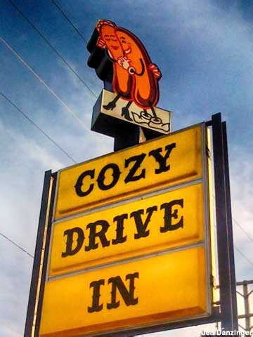 Последние твиты от city of springfield (@springfield_il). Springfield, IL - Cozy Dog Drive In: Birthplace of Hot Dog on a Stick