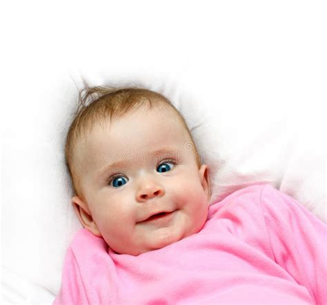 Bebé Recién Nacido Sonriente Imagen De Archivo Imagen De Primer