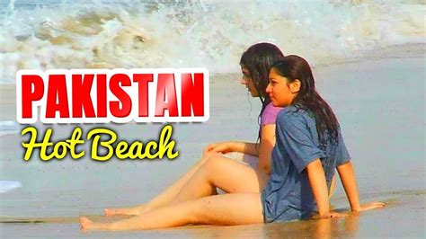 Live Hot Girl Karachi Beach Pakistan Hot Girl Water Beach Anam Youtube