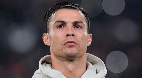 Cristiano Ronaldo Portugués Lució Nuevo Look En Su Regreso Al Once Con