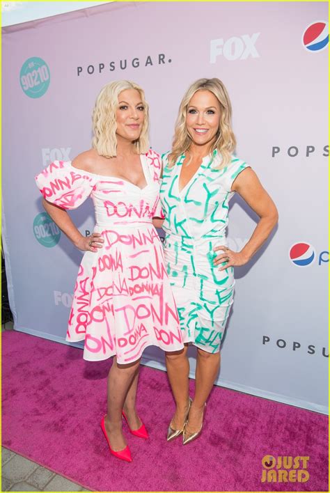 Tori Spelling Jennie Garth Wear Their Beverly Hills 90210