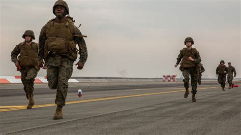 Macs 4 Marines Train To Employ Expeditionary Runways United States