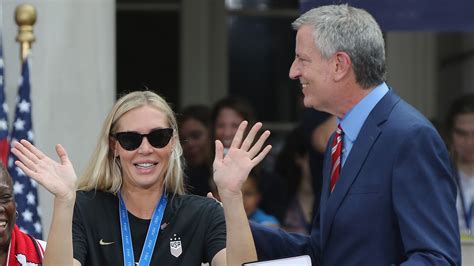 Uswnt Allie Longs Hotel Room Robbed After Espy Awards