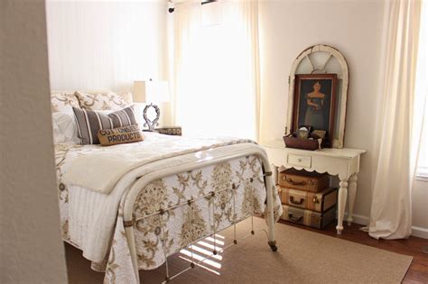 Sweet Cottage Dreams Farmhouse Style Guest Room