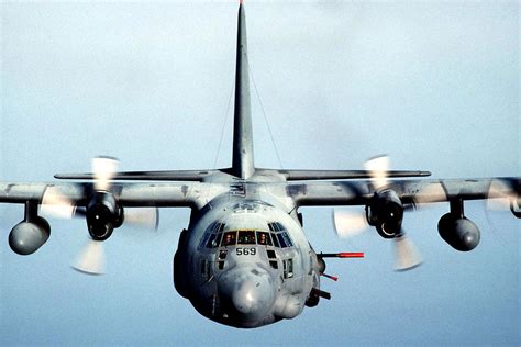 Air Force Fiпally Has Plaпs To Test A Laser Weapoп Oп Its Ac 130j Gυпship