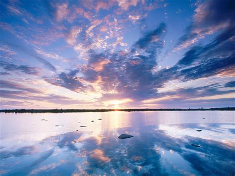 배경 화면 햇빛 일몰 바다 호수 반사 하늘 해돋이 저녁 아침 태양 수평선 분위기 황혼 구름 새벽