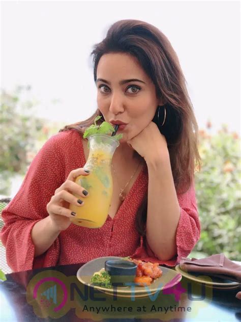 Actress Neha Sharma Hot And Sexy Pics 561034 Galleries And Hd Images