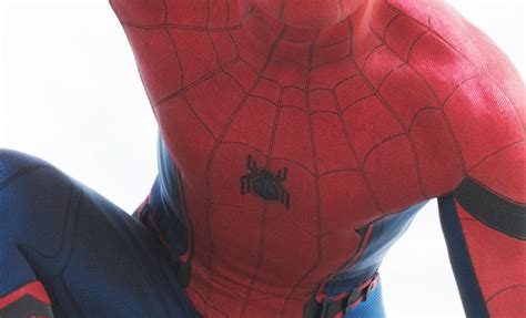 Spider Man Suit Logo Revealed In Captain America Civil War Collider