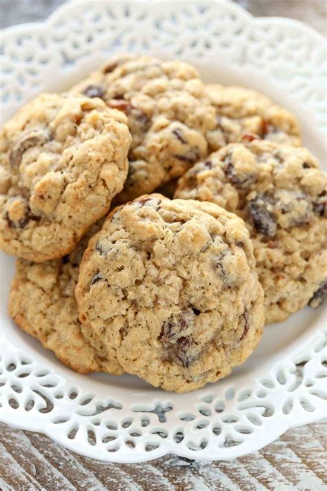 soft  chewy oatmeal raisin cookies