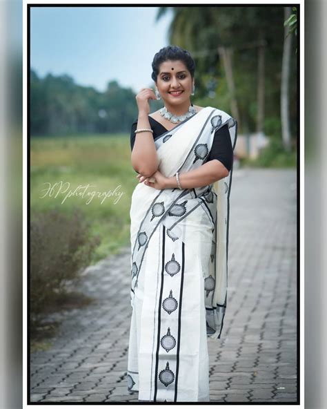 Sarayu Mohan Kerala Saree Sexy Photos Gallery Photos Hd Images Pictures Stills First Look