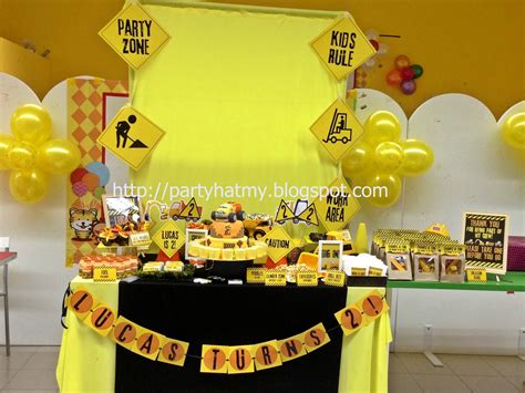 Tons of ideas for your 2 and 3 year old party games. Party Hat: Construction Party for 2 year old birthday boy