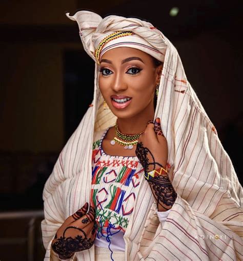 Pin By Dedi Style Inspo On Nigerian Hausa Fulani Bride Kamu Aure Outfits Wedding Dress Styles
