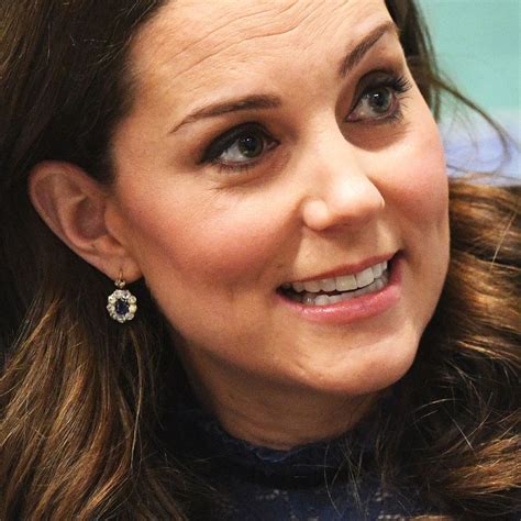 We link to the best sources from around the world. Why Is Everyone Freaking Out Over Kate Middleton's Fingers?