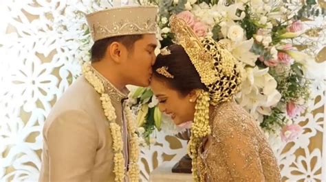 Acha Septriasa Husband Married For 4 Years And A Daughter All The Details