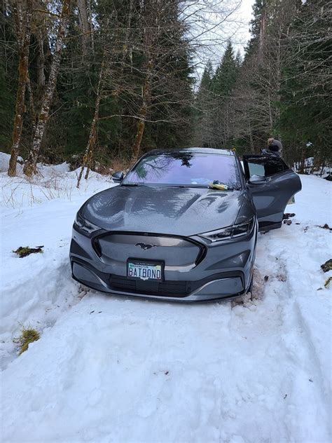 Mach E Stuck In Snow Owners Spend Night In The Car Before They Got