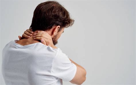5 Common Reasons for Neck Pain That Won't Go Away