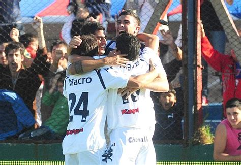 Game log, goals, assists, played minutes, completed passes and shots. 442 | Cayó San Lorenzo y renunció Ramón