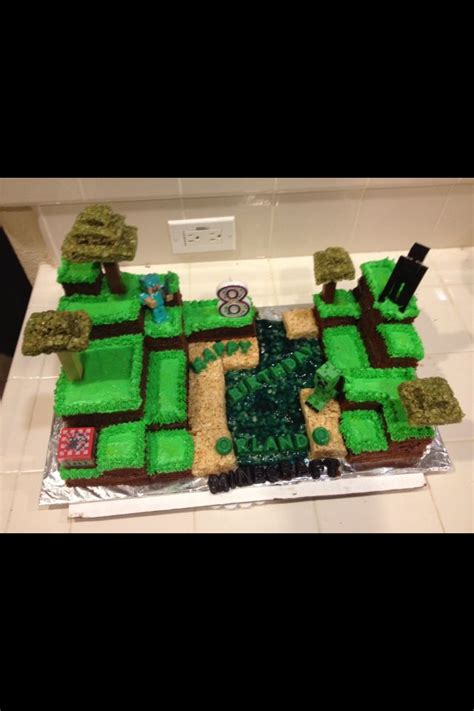 Various maps have the phrases \\your cake is waiting\\ and \\the cake is a lie\\. mine craft cake | Cake, Minecraft cake, Desserts