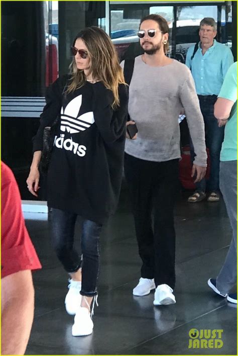 Heidi klum secretly got married to tom kaulitz, a musician in the band tokio hotel. Heidi Klum & New Boyfriend Tom Kaulitz Arrive in Mexico ...