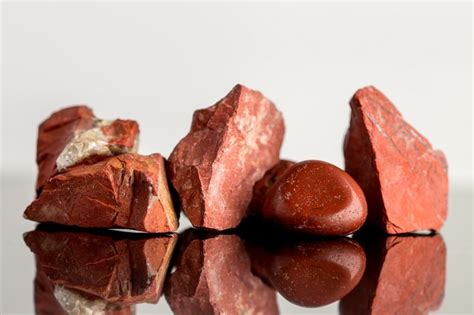 Jasper Ultimate Guide To Collecting Jasper What It Is And How To Find It Rock Seeker