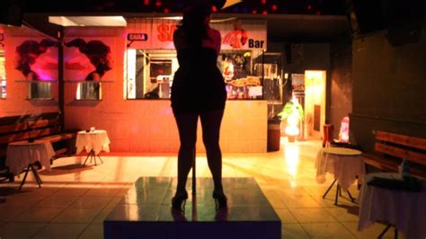 Prostitutas De Madureira Explicam Vendem O Corpo Não Porque Querem Mas Porque Precisam
