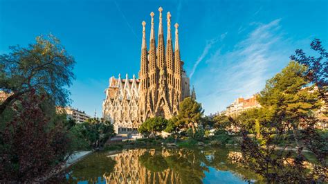 How Antoni Gaudí Came To Define Barcelonas Architecture
