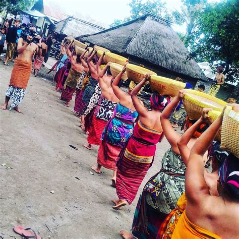 Tradisi Maulid Adat Bayan Lombok Berbeda Nan Menarik