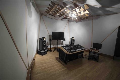 Spitfire Mastering Studio | Recording studio design, Home studio ideas, Studio setup