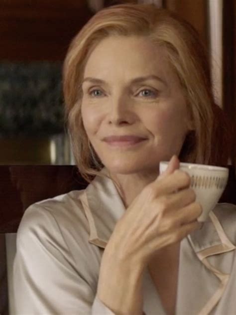 Michelle Pfeiffer As Frances In French Exit Michelle Pfeiffer French