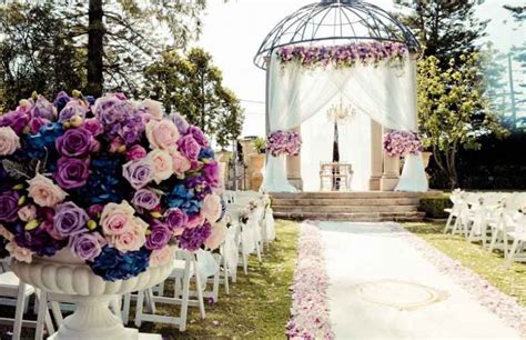 Elegant outdoor garden wedding reception. 8 things to include in a garden wedding