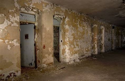20 Scary Images Of The Creepiest Asylum Ever Built Page 3 Of 20