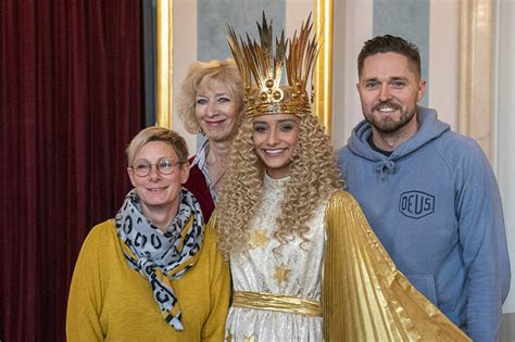 Das nürnberger christkind rebecca ammon 2018 bei der eröffnung des christkindlesmarktes auf der empore der 12.10.2019, 00:01 uhr. Nürnberger Christkind Benigna Munsi bei der A | imago images