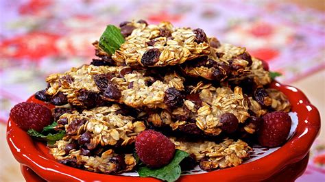 229 230 baking powder , silken (soft) tofu , mashed potato, bananas, flaxseeds , and aquafaba from chickpeas can also be used as egg substitutes. Chocolate Chip Oatmeal Cookies | Easy Vegan Recipes ...