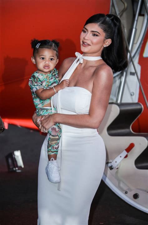 Kylie Jenners Daughter Stormi Makes Red Carpet Debut And Its Too Cute