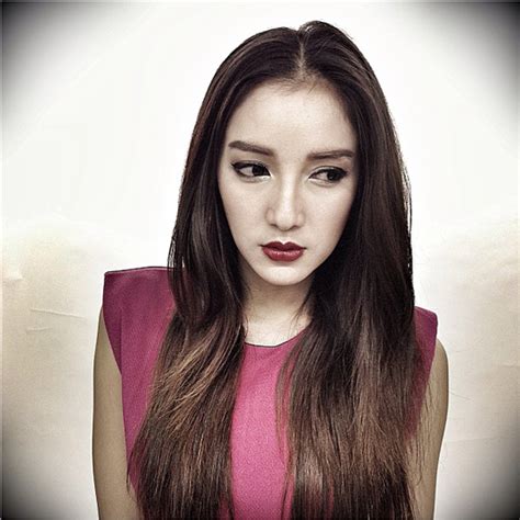 ก๊อต) เป็น นักแสดง นายแบบ ชาวไทยเชื้อสายปาทาน เข้าวงการจากการประกวด ดิ ไอดอล โปรเจกต์ และนอกจากนี้. แพท ณปภา กับลุคแซบ ๆ ในบท ไอโกะ จากละคร รอยรักหักเหลี่ยมตะวัน