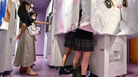 Original Selfies Japans Purikura Photo Booths Survives More Than Two Decades Breaking Asia
