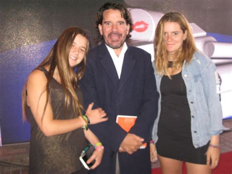 Los canales de tv están sufriendo esta metamorfosis de empezar a tener gran parte de sus contenidos de la parrilla. teleseries chilenas: ACTORES DE "SRES. PAPIS" SE LUCEN EN ...