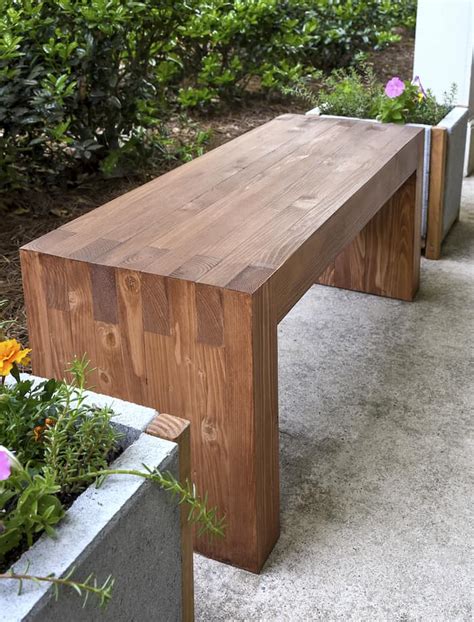 These are 31 of the best and easiest diy projects even beginners can use. Williams Sonoma inspired DIY outdoor bench - diycandy.com